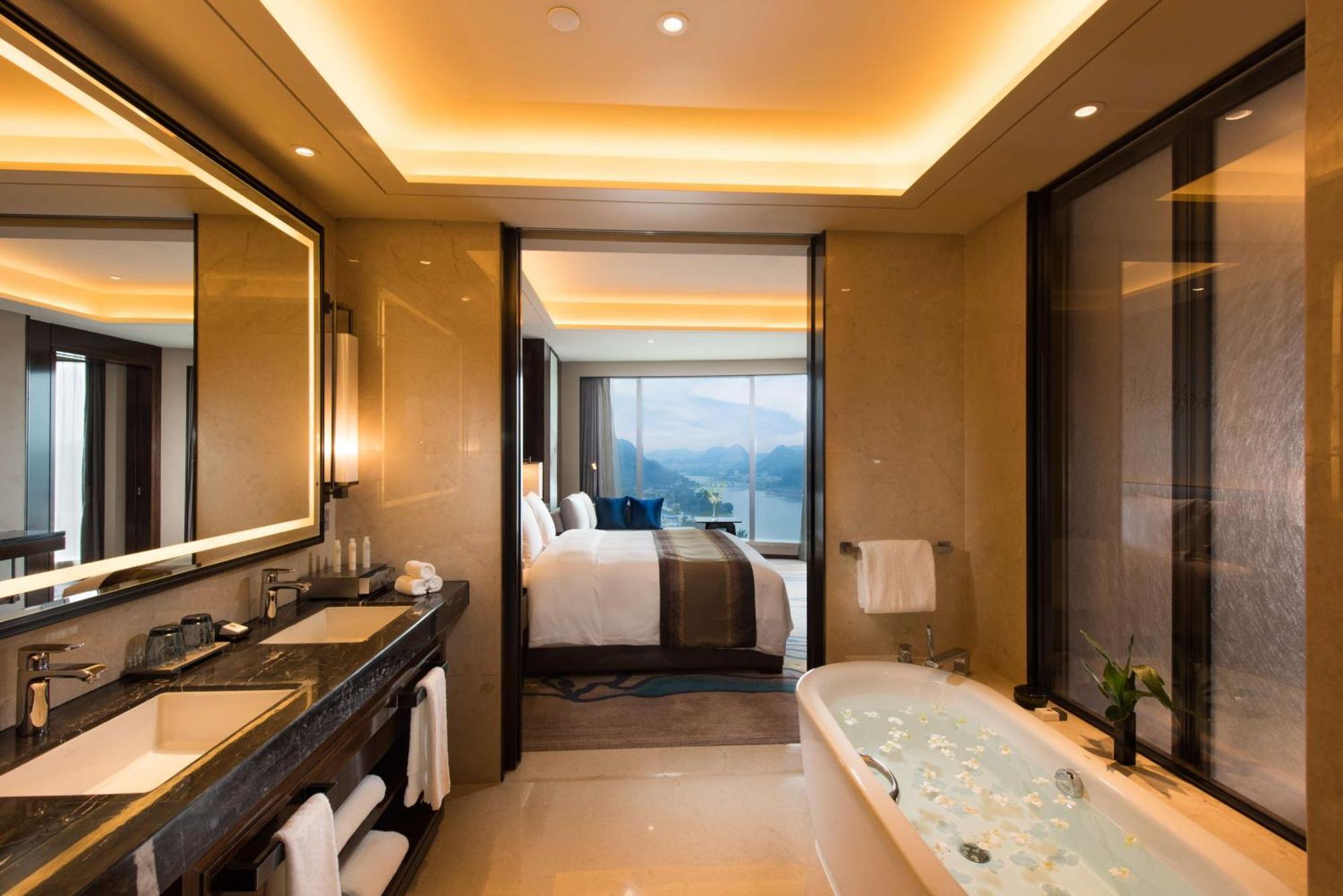 Doubletree By Hilton Hotel Аншун Екстериор снимка