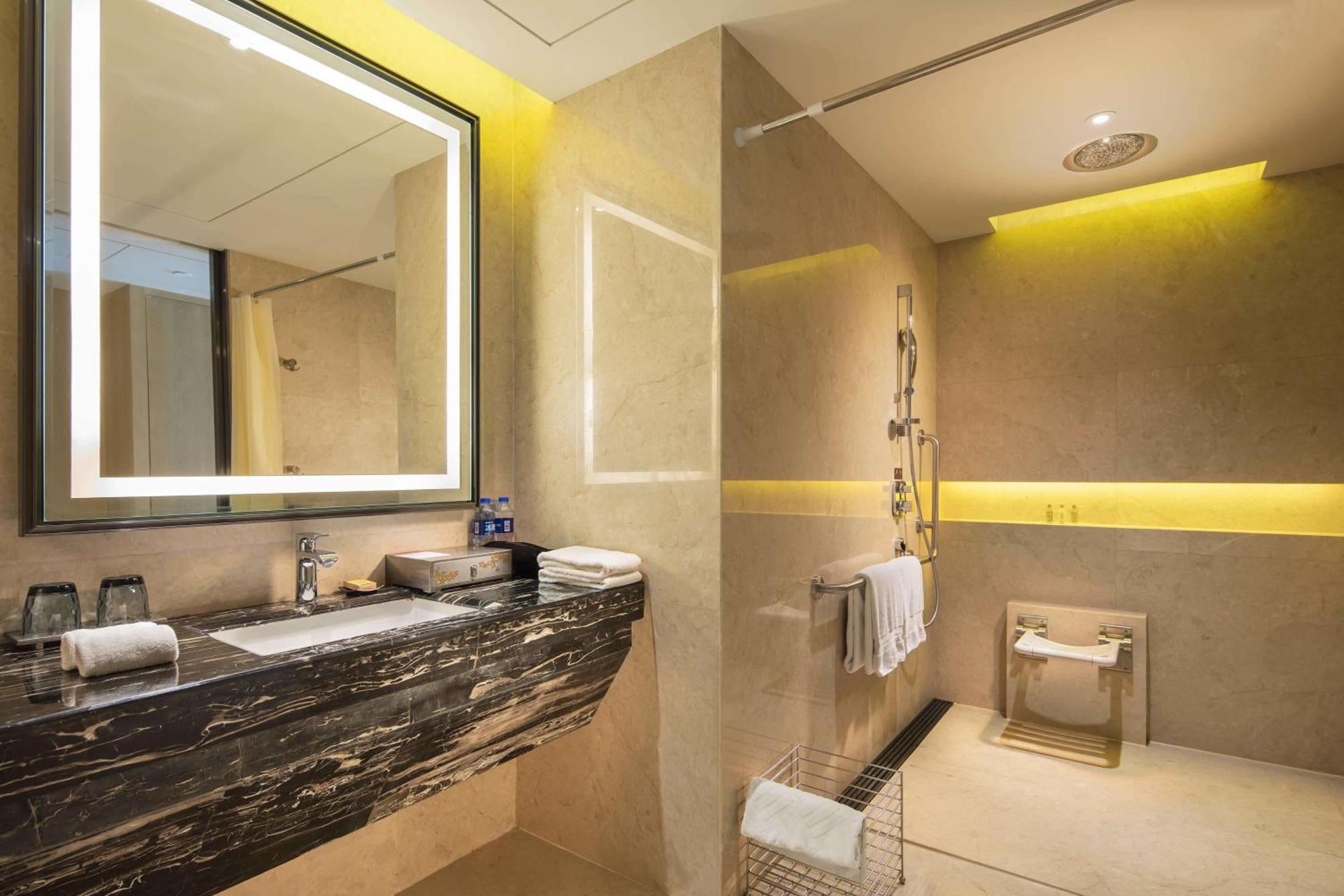 Doubletree By Hilton Hotel Аншун Екстериор снимка